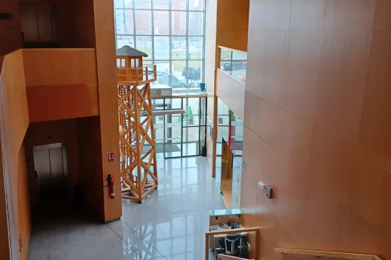 Edificio fuego león