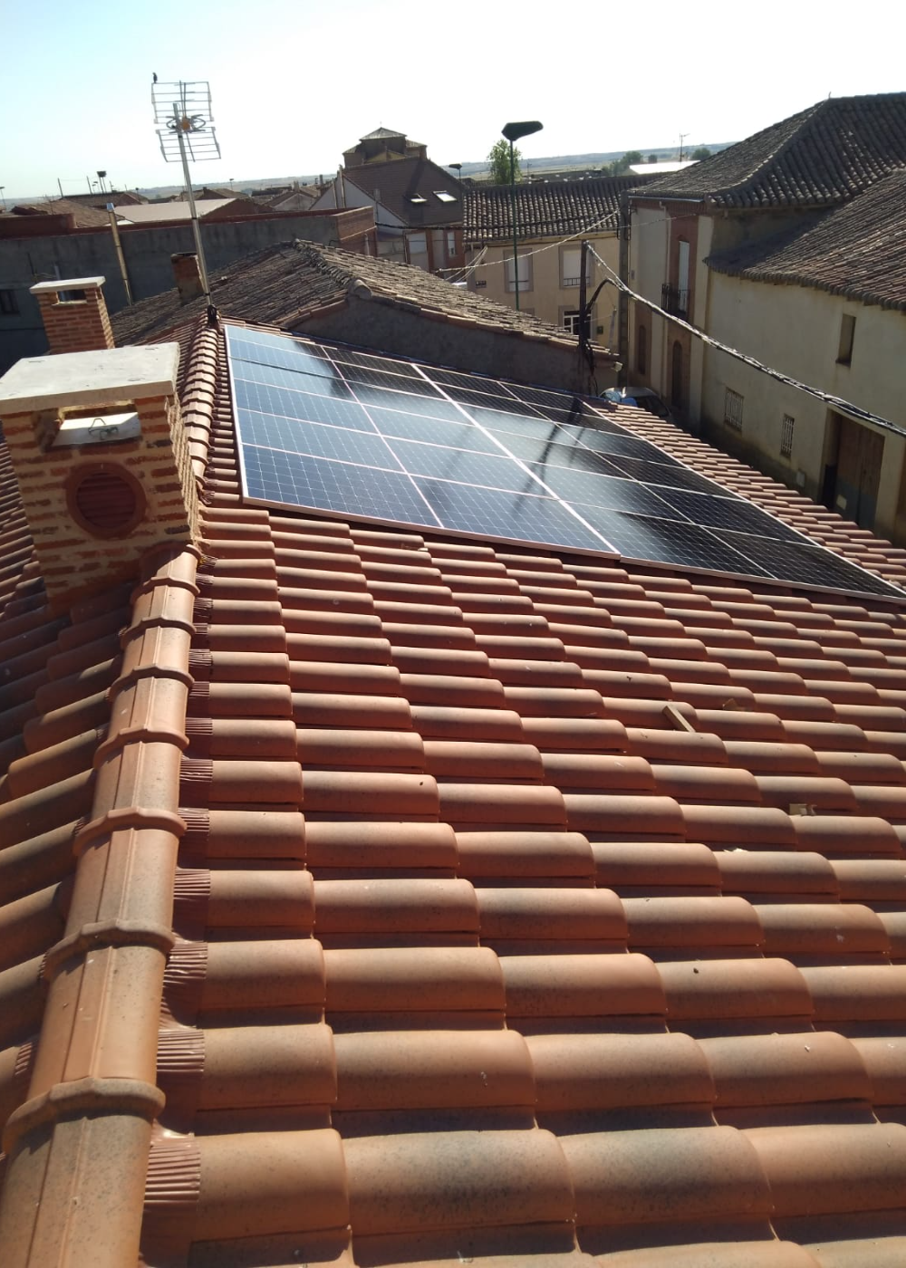 INSTALACION DE PLACAS FOTOVOLTAICAS EN VIVIENDAS